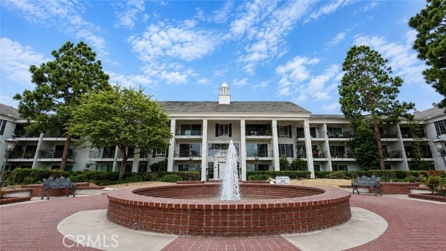 Building Photo - 102 Scholz Plaza