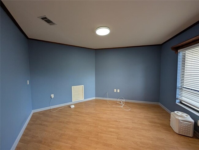 Building Photo - 1117 Lakemont Dr