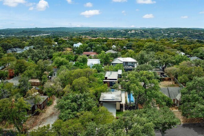 Building Photo - 2407 W 10th St