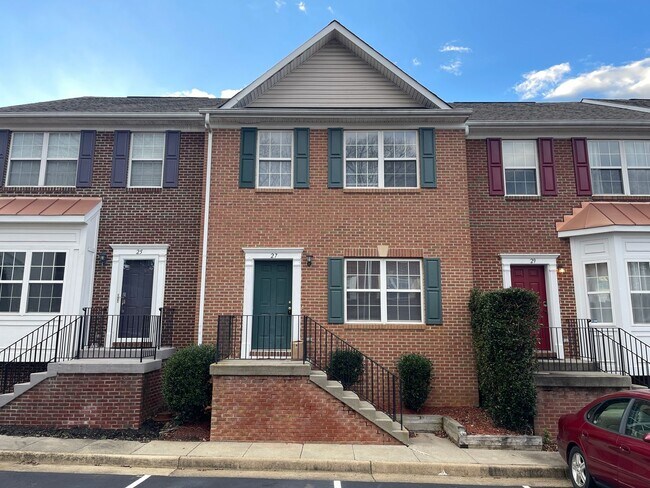 Primary Photo - UPDATED TOWNHOUSE IN FREDERICKSBURG - CLOS...