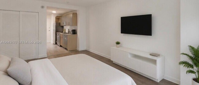 Building Photo - 10275 Collins Ave