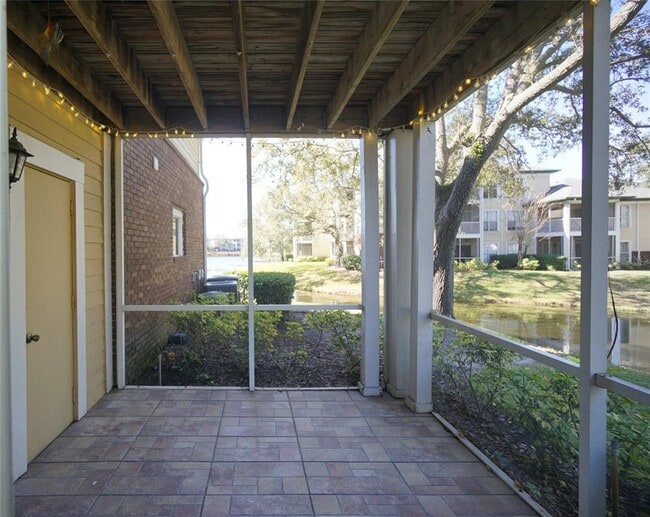 Building Photo - 10122 Winsford Oak Blvd