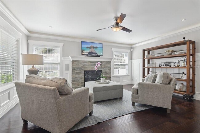 Building Photo - 157 9th Ave N