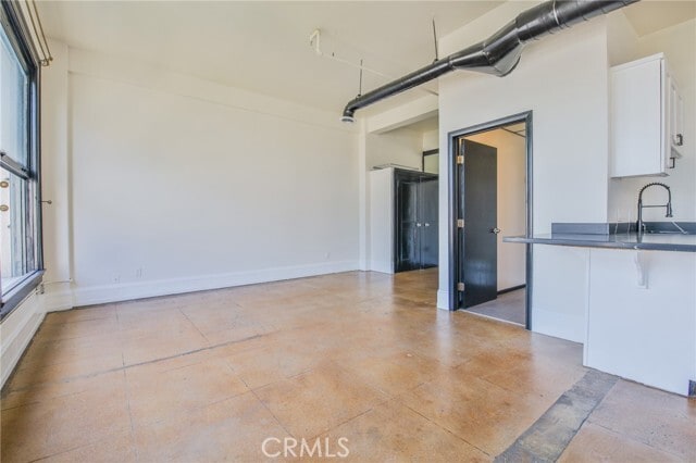 Building Photo - 108 W 2nd St