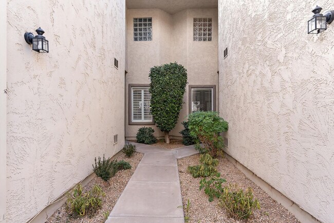 Building Photo - 4301 N 21st St