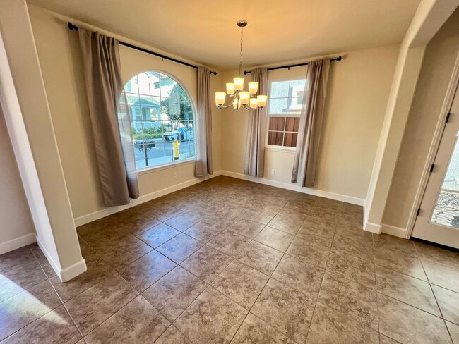 Building Photo - Lovely East Garrison 3 bedroom 2.5 bathroo...