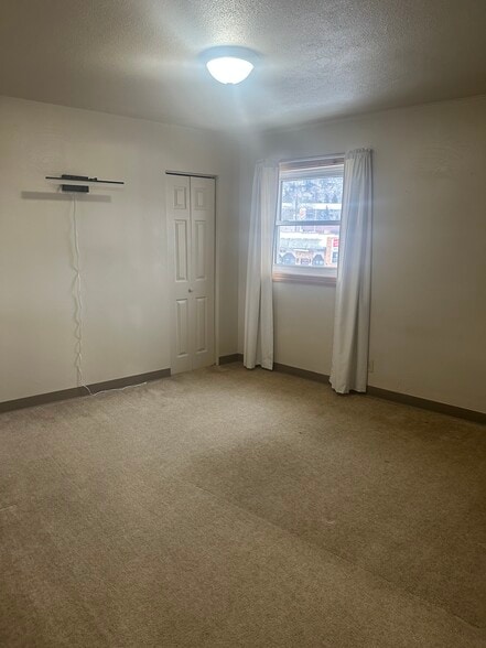 Building Photo - 1908 W Main St