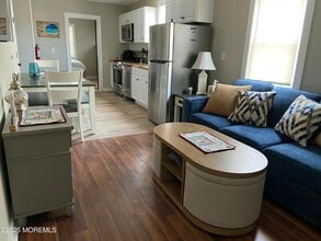 Building Photo - 215 Webster Ave