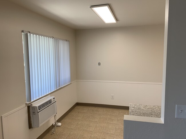 Building Photo - 2 bedroom Renovated unit. West San Jose- s...