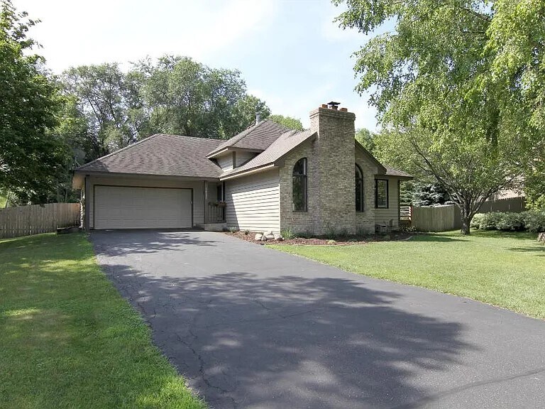 Front - 16133 Logarto Ln