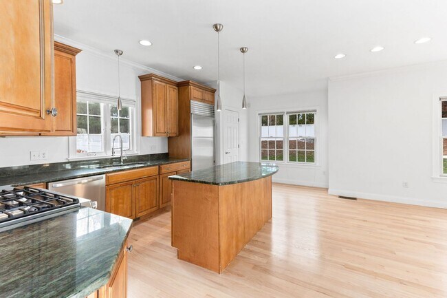 Building Photo - 5 Neff Dr