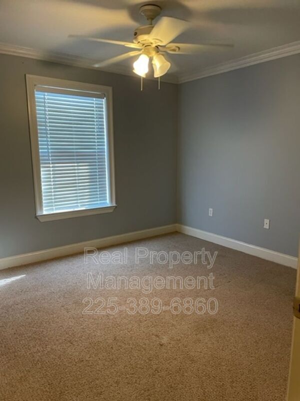 Building Photo - 13080 Burgess Ave
