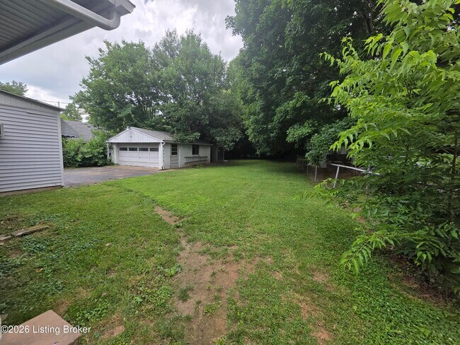 Building Photo - 226 Granvil Dr