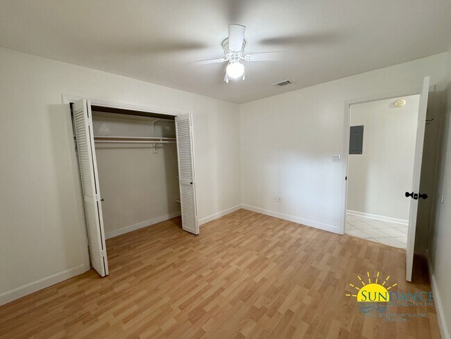 Building Photo - 1501 Royal Palm Dr