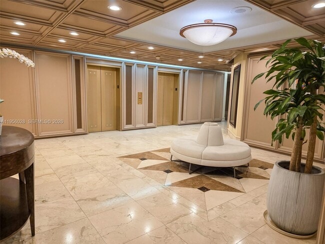 Building Photo - 251 Crandon Blvd