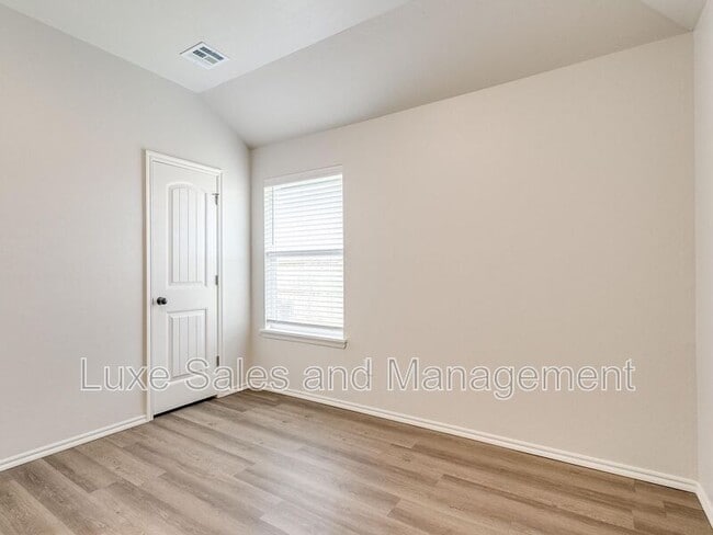Building Photo - 10539 Lawson Pl Rd