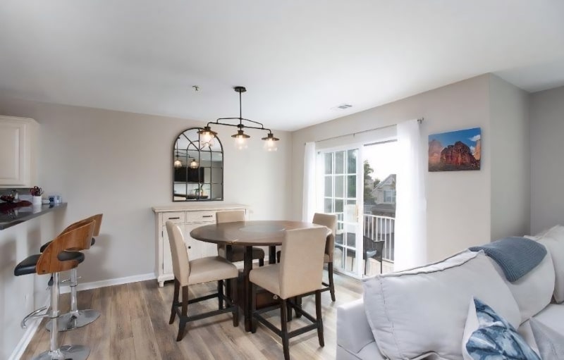 Building Photo - 1092 Shadowlawn Dr