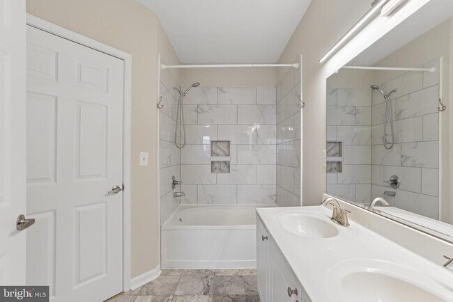 Building Photo - 4561 Strutfield Ln