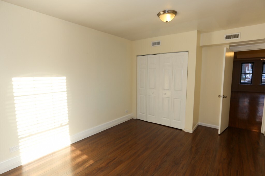 Building Photo - 2031 W Moffat St