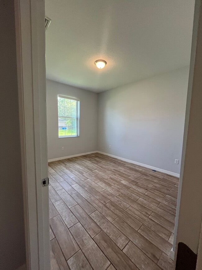 Building Photo - Spacious 3 Bedroom, 2 Bath Duplex – Newer ...