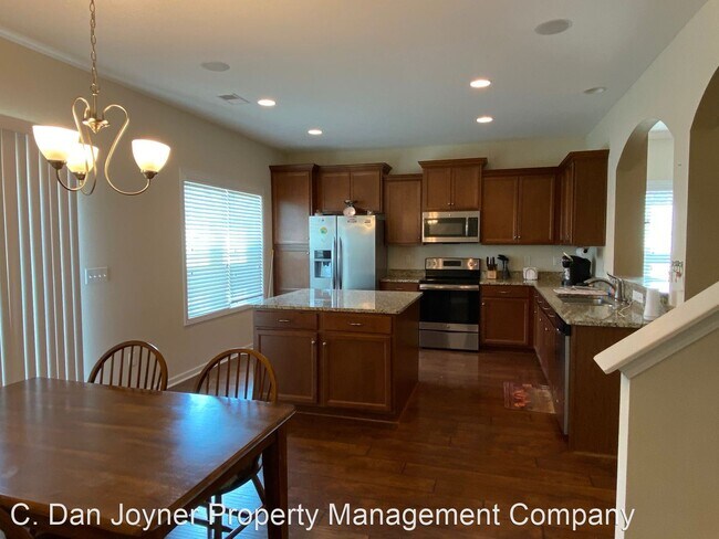 Building Photo - 4 br, 2.5 bath House - 348 Slate Drive