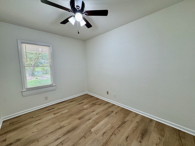 Building Photo - 508 Landers Dr SW