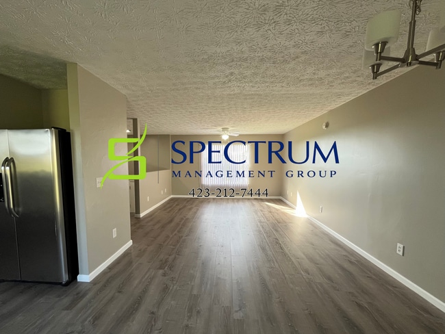 Building Photo - Now accepting applications - Large 4 bedroom 2 bath single family home Dandridge, TN