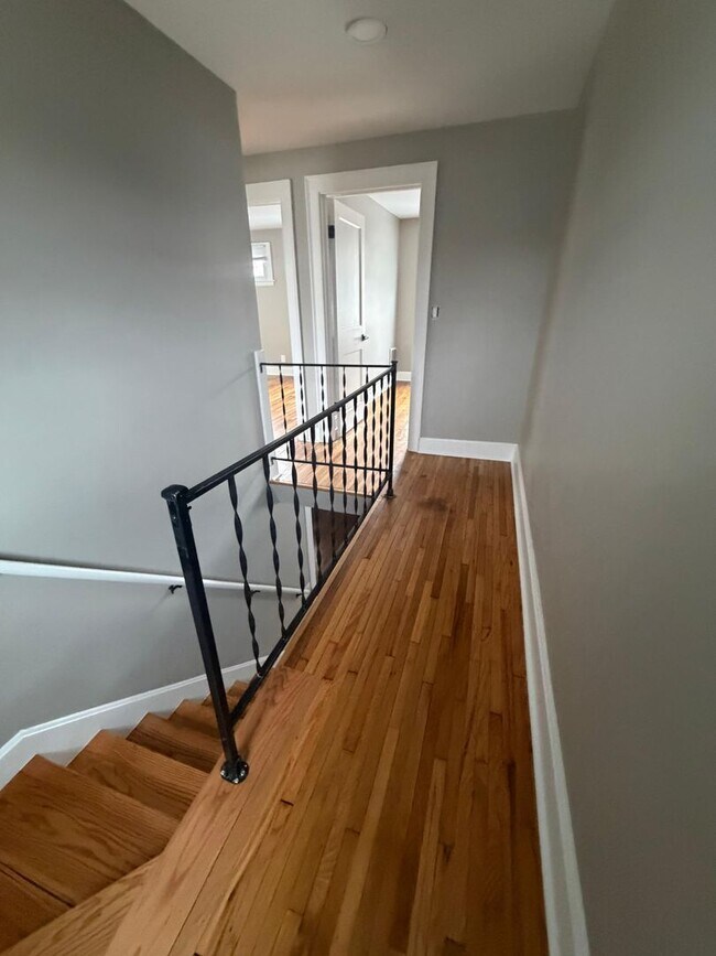 Building Photo - 928 S 18th St