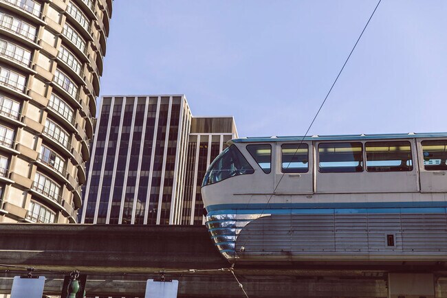 Building Photo - 118 Broadway E