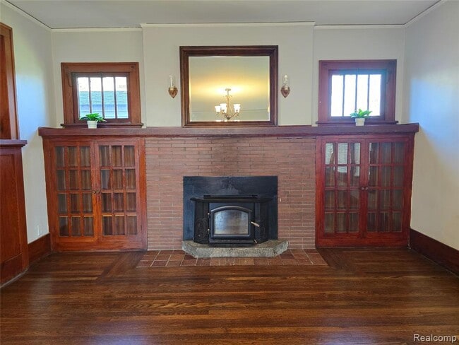 Building Photo - 26850 Seven Mile W