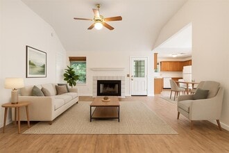 Building Photo - 13806 Greinert Dr