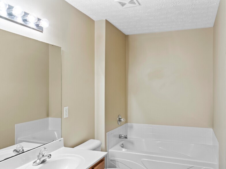 Building Photo - 322 Antietam Blvd