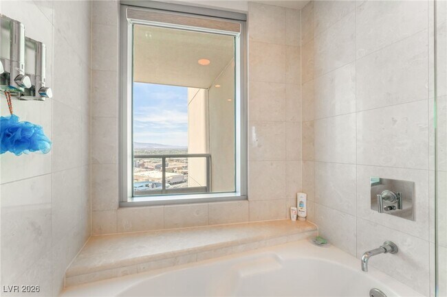 Building Photo - 322 Karen Ave