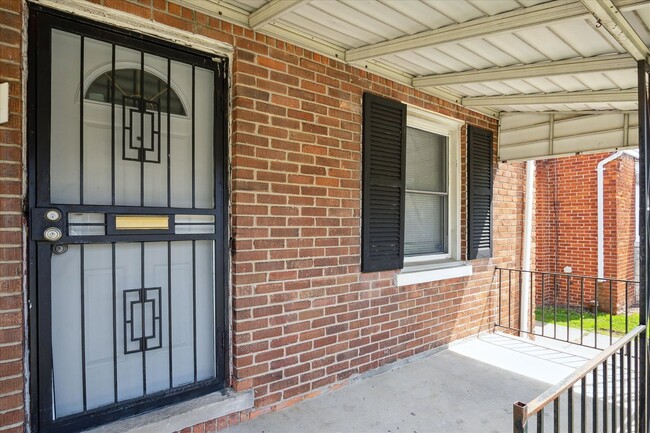 Building Photo - $1375 3 bedooms