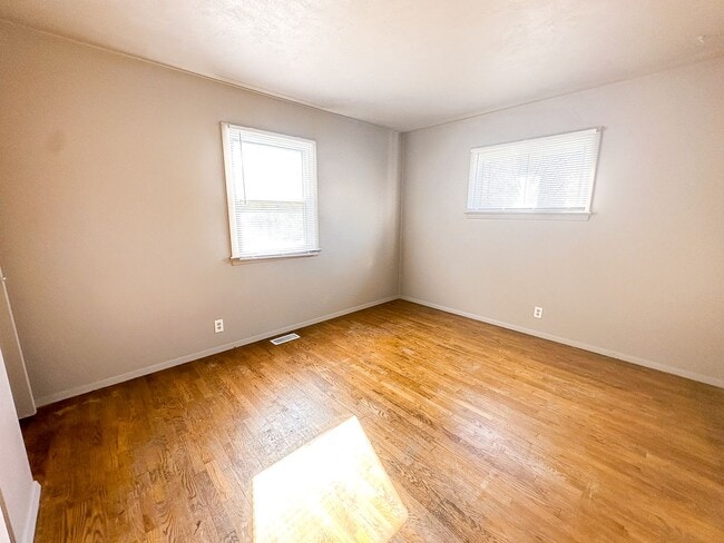 Building Photo - 8415 E 34th St