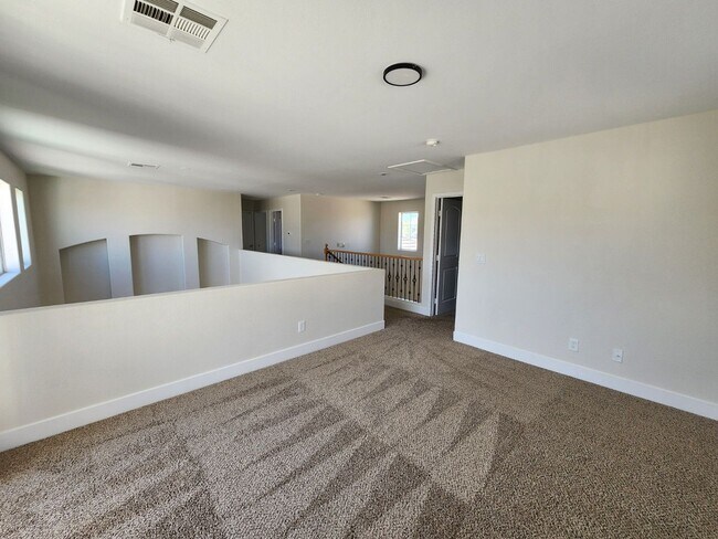 Building Photo - In the Heart of Green Valley Ranch
