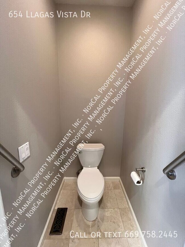 Building Photo - 654 Llagas Vista Dr