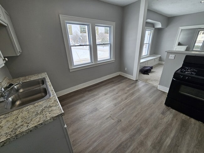 Building Photo - 3784 E 114th St