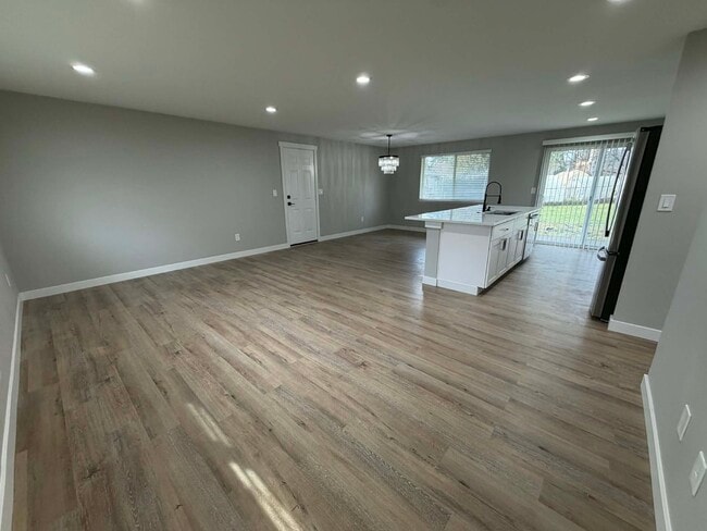 Building Photo - 5517 DayCrest Ct SE