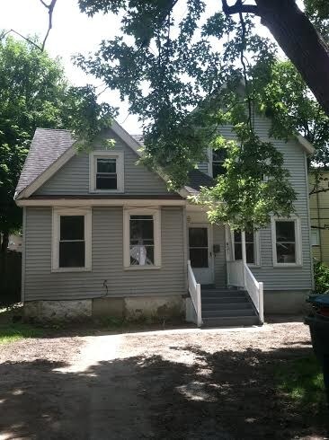 Building Photo - 42 1/2 Alexander St