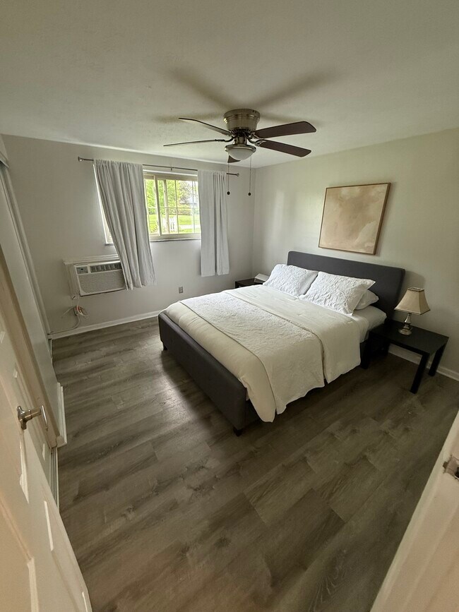 Building Photo - 24325 Detroit Rd