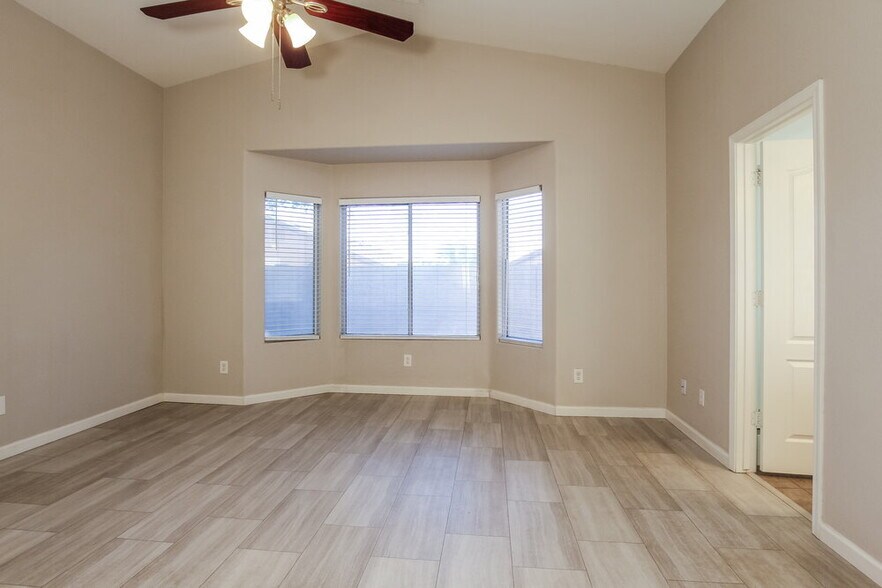 Building Photo - 8459 W Ross Ave