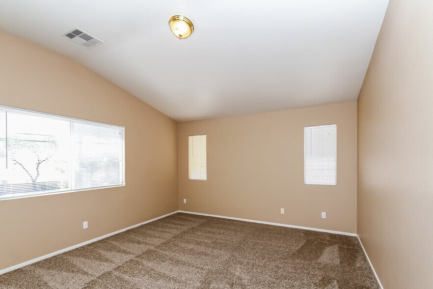 Building Photo - 2109 Royal Antilles Ct