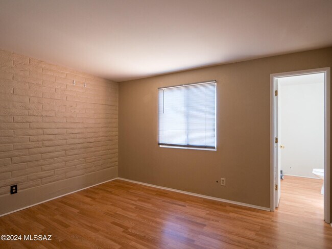 Building Photo - 6570 E Nicaragua Dr