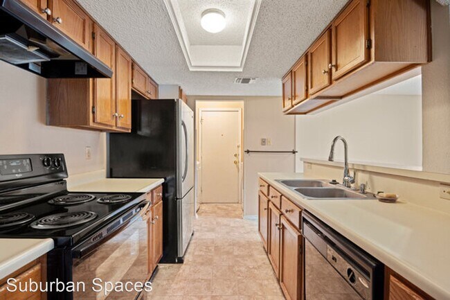 Building Photo - 2 br, 2 bath House - 5738 Spring Night