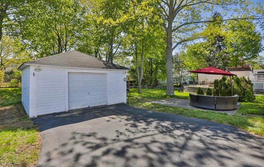 Building Photo - 124 Haverhill St