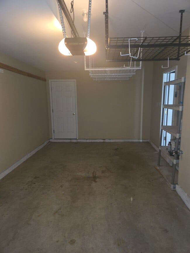 Building Photo - 123 Pumpkin Patch Ln