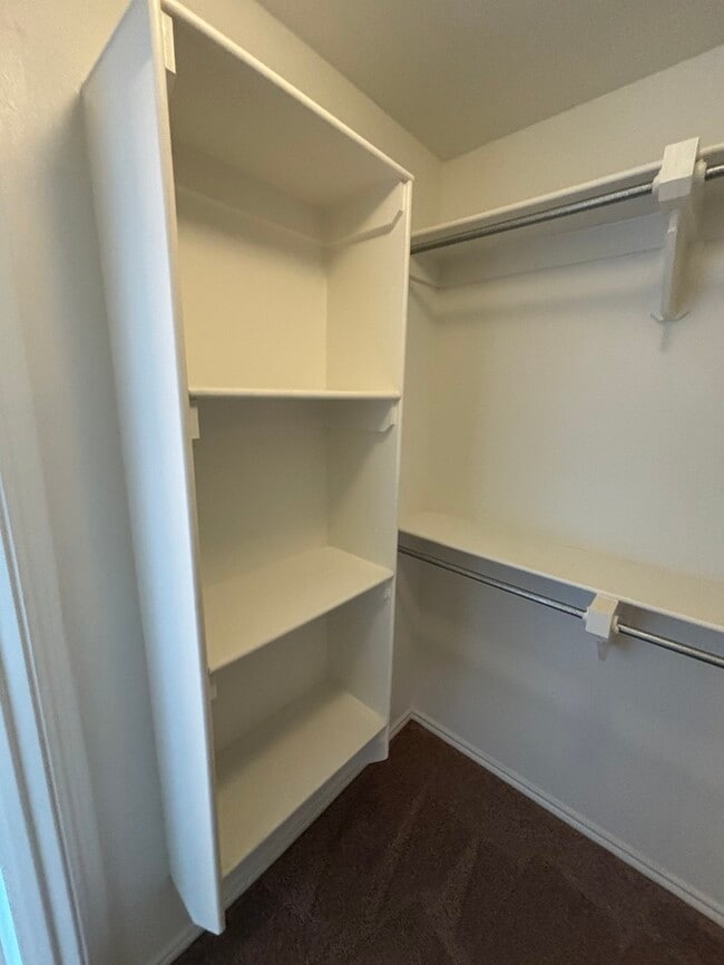 Building Photo - 3 bed 2 bath 2 car garage in Lone Star Trails!