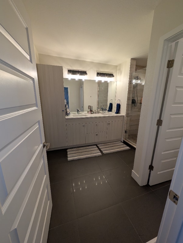 Building Photo - 3460 E 31st Ave