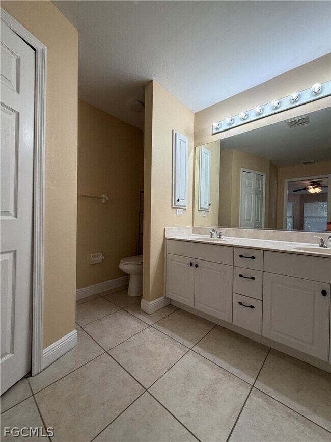 Building Photo - 2553 NW 21st Ave